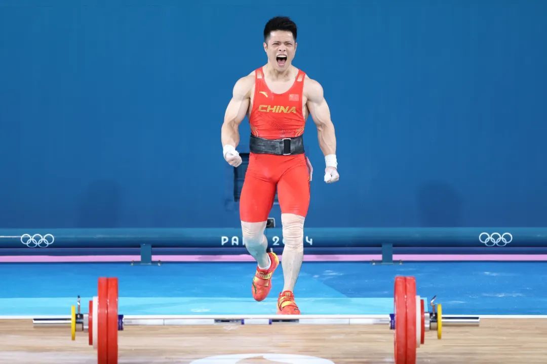 闭幕式中国旗手，李发彬、欧紫霞！