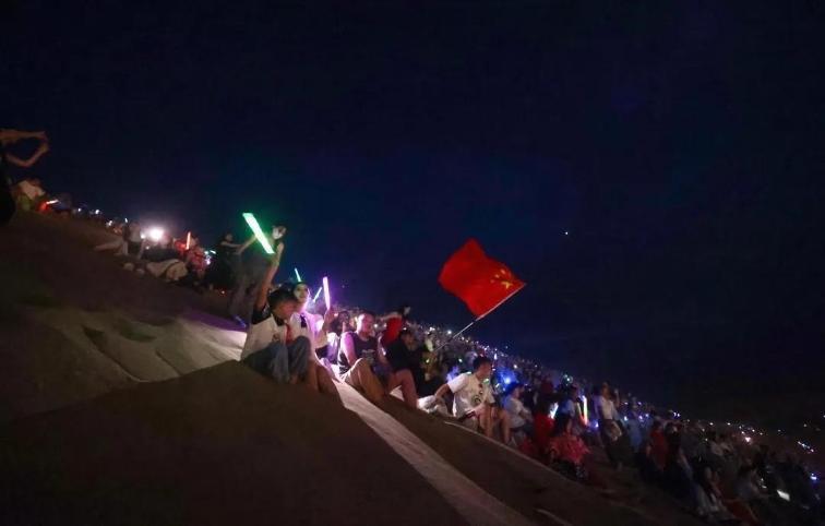 “堵骆驼”了！加开的临客列车，趟趟爆满