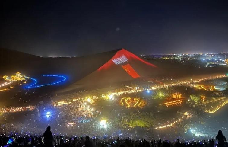 “堵骆驼”了！加开的临客列车，趟趟爆满