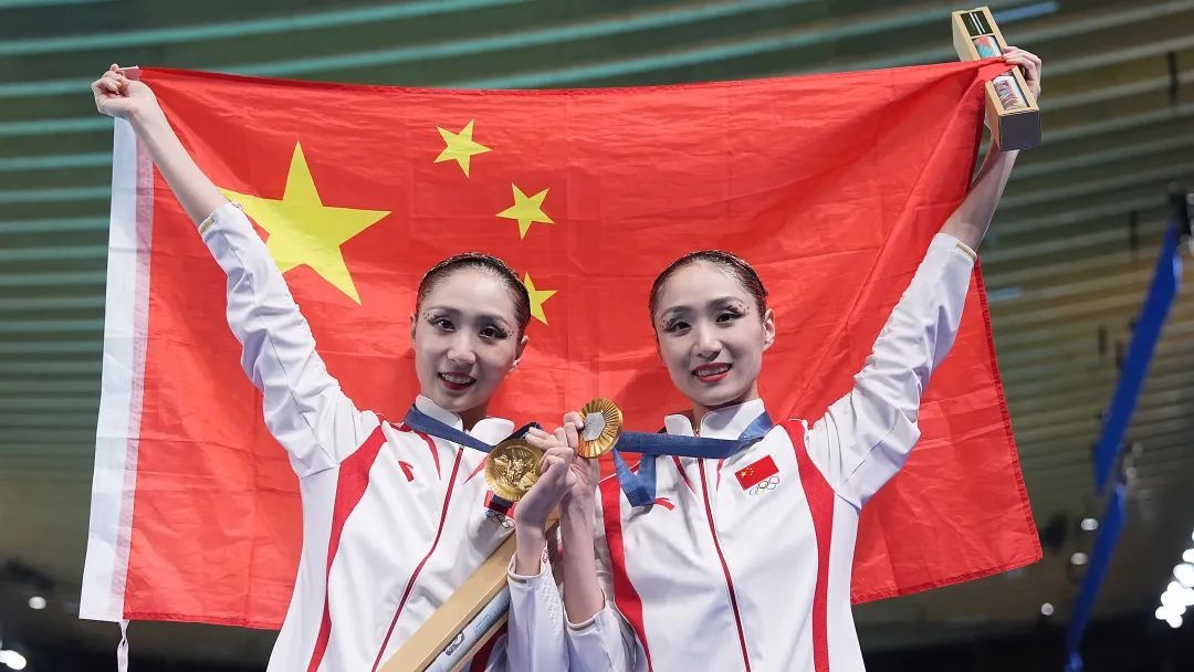 双胞胎“姐妹花”再创历史！中国花游队全取奥运两金