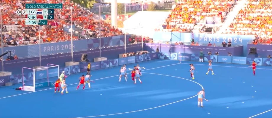 是对手，更是朋友！友谊的瞬间诠释奥林匹克精神最本真模样