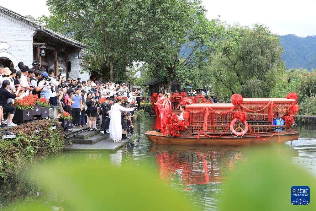 云南腾冲：小而美旅行婚礼目的地受青睐