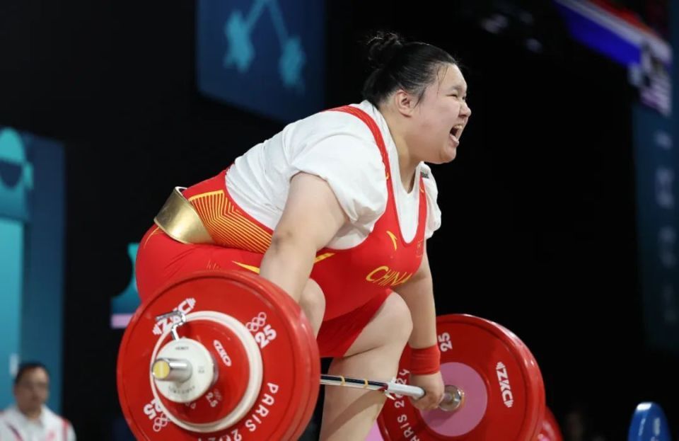 “下班了、下班了!”李雯雯卫冕夺冠,赛后一幕萌翻全场 “下班了、下班了!”李雯雯卫冕夺冠,赛后一幕萌翻全场