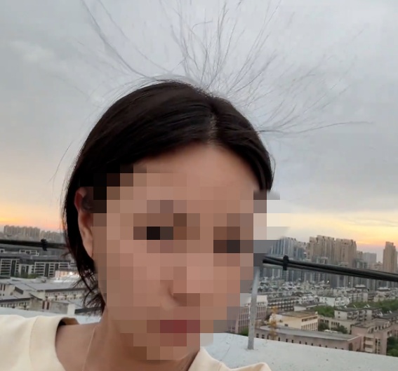 杭州姑娘遭遇离奇一幕！网友喊话：赶快逃命！