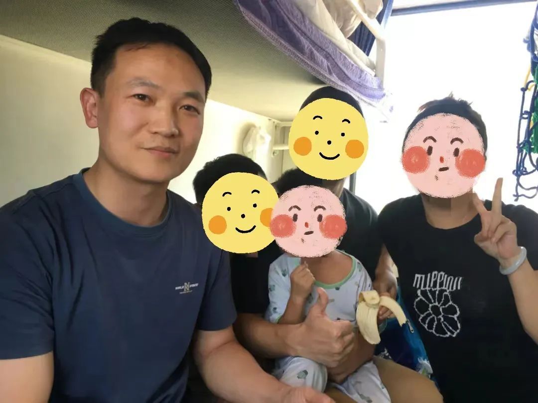 从广州到乌鲁木齐的火车上，帅小伙48小时内被“摇”了3次！