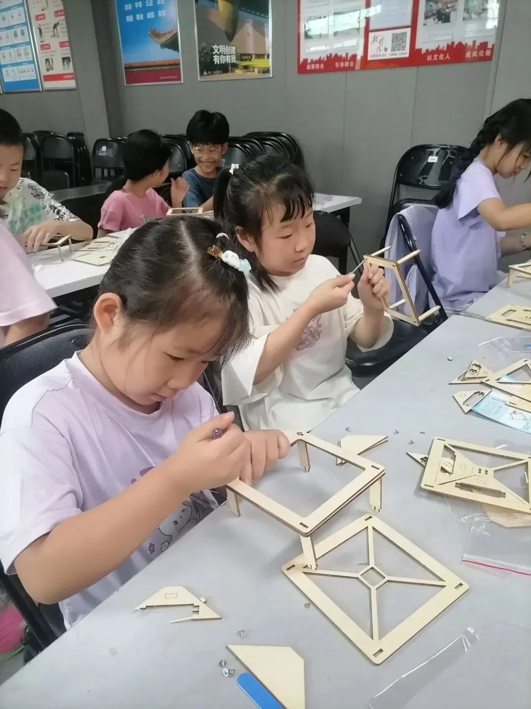 暑期青少年科普|公益课堂“科技大脑课”3D全息投影制作,激发科学探索热情 暑期青少年科普|公益课堂“科技大脑课”3D全息投影制作,激发科学探索热情