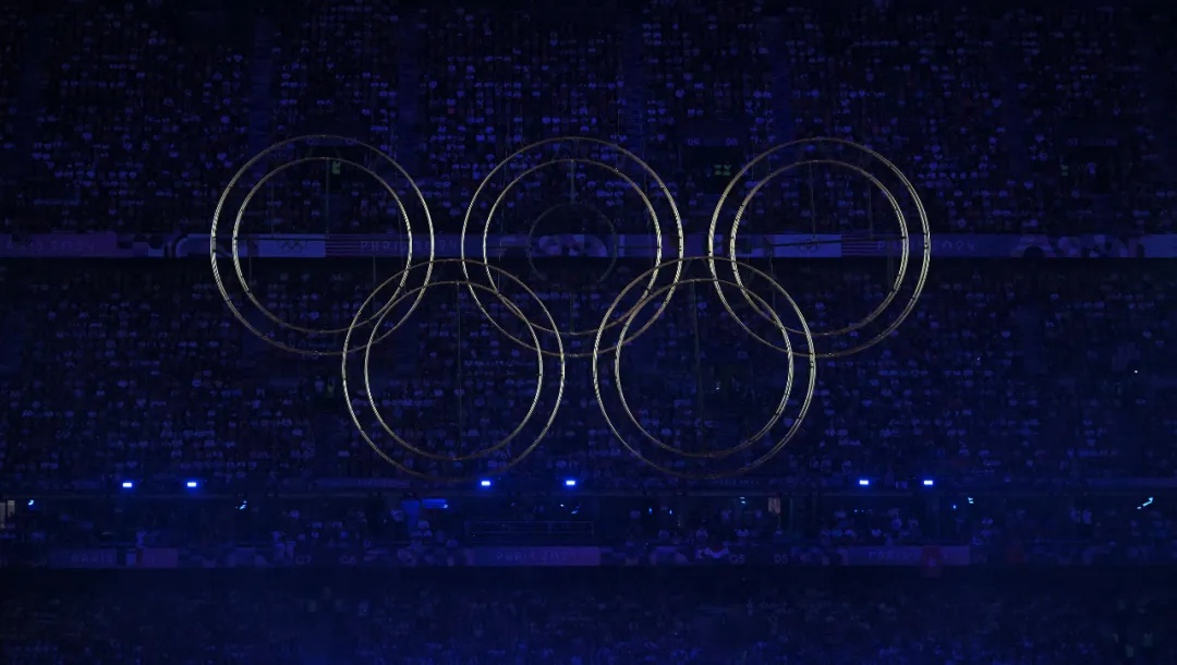 巴黎奥运会闭幕！孙颖莎作为亚洲代表吹灭圣火，“阿汤哥”从天而降，期待洛杉矶再见！