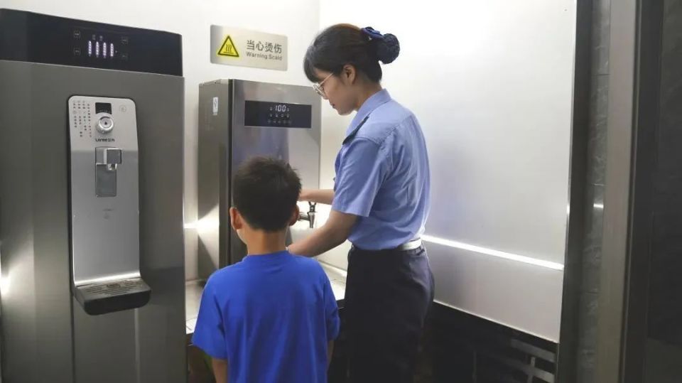 带孩子坐火车，要注意哪些安全事项？