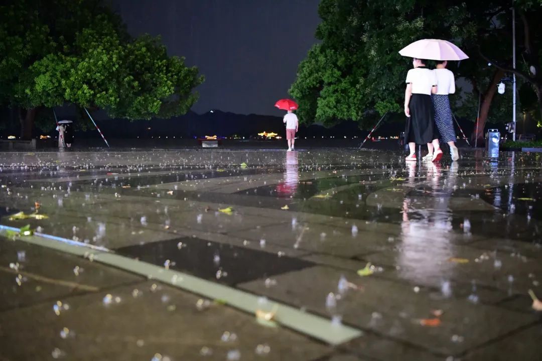 终于要降温了！浙江极端高温按下暂停键…雷暴大风+短时强降雨将频现