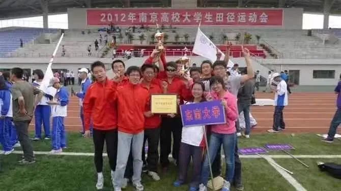 奥运史上首设大众马拉松赛，中国姑娘获女子第一，她还是东南大学校友！