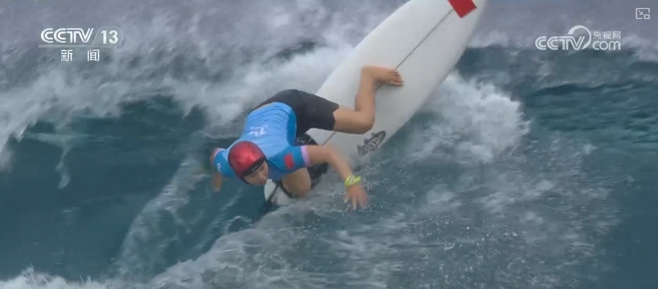 是对手，更是朋友！友谊的瞬间诠释奥林匹克精神最本真模样