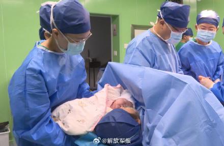 取名“舟舟”！海军“和平方舟”号医院船再迎新生命