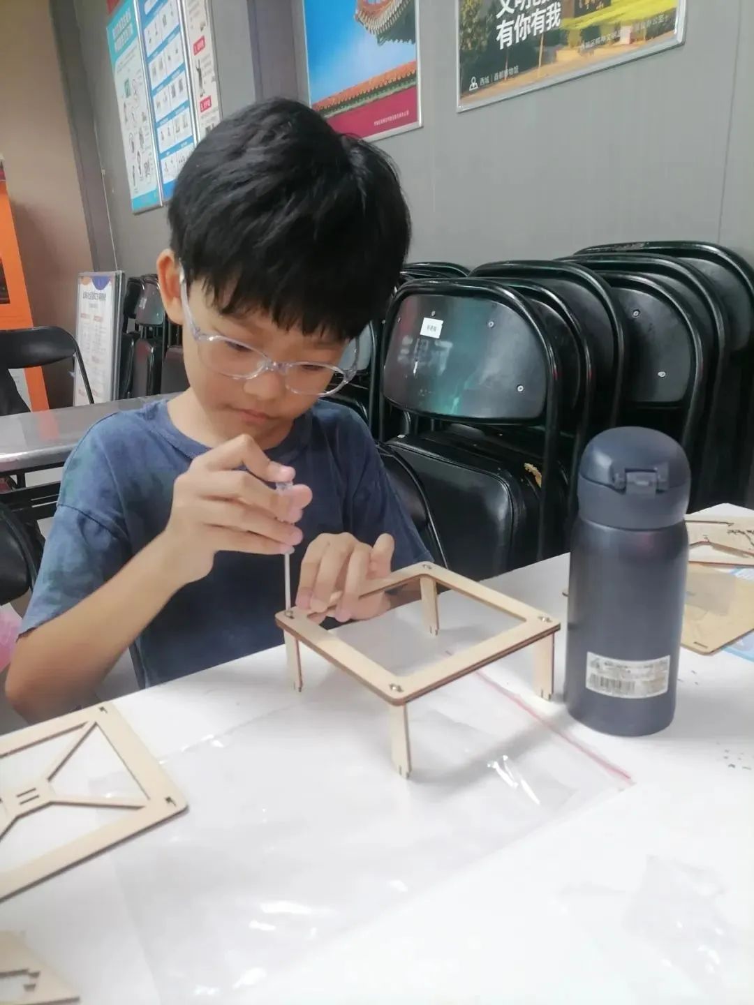 暑期青少年科普|公益课堂“科技大脑课”3D全息投影制作,激发科学探索热情 暑期青少年科普|公益课堂“科技大脑课”3D全息投影制作,激发科学探索热情