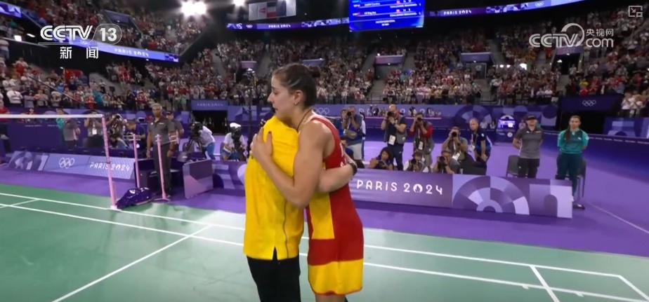 是对手，更是朋友！友谊的瞬间诠释奥林匹克精神最本真模样