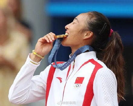 巴黎奥运10个热泪盈眶的瞬间