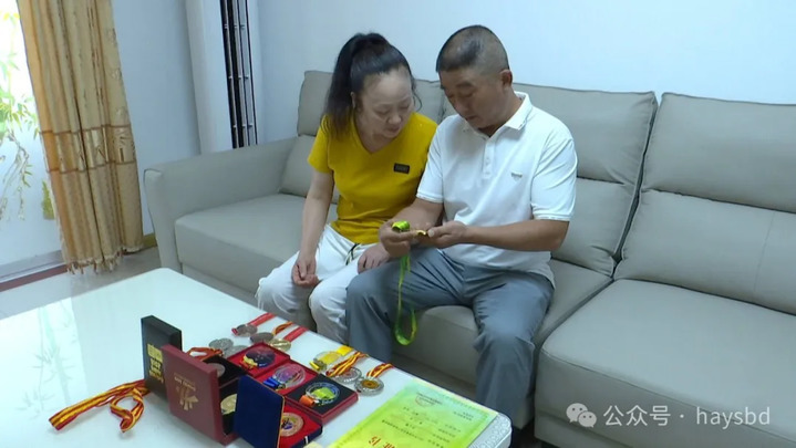 淮安姑娘范云霞奥运会摘银!妈妈喊话:等你回家吃大龙虾! 淮安姑娘范云霞奥运会摘银!妈妈喊话:等你回家吃大龙虾!