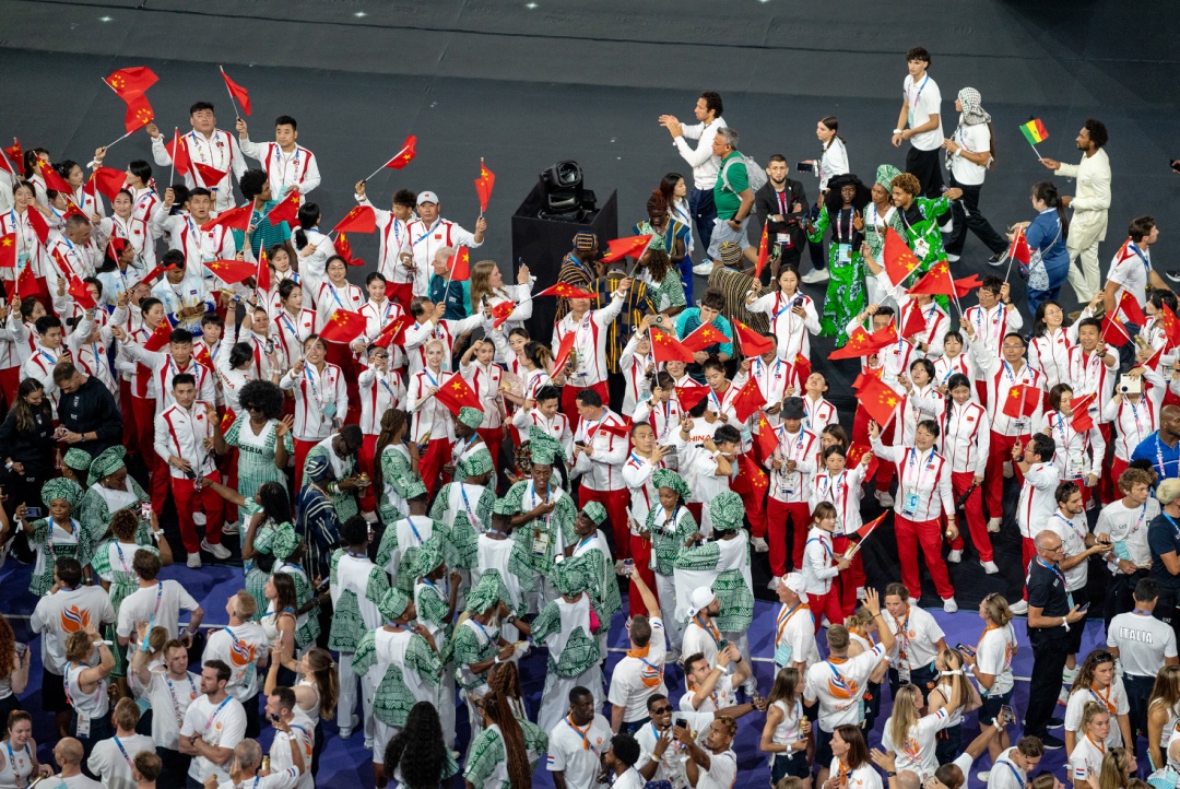 孙颖莎代表亚洲吹灭奥运圣火!闭幕式这些瞬间太燃 孙颖莎代表亚洲吹灭奥运圣火!闭幕式这些瞬间太燃