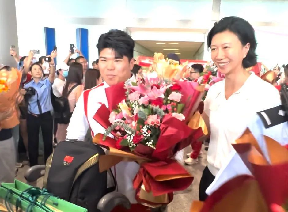 天津奥运冠军回来啦!他的金牌还好吗? 天津奥运冠军回来啦!他的金牌还好吗?