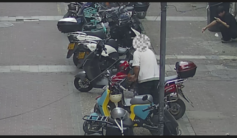 大胆“偷车贼”竟骑回案发现场,只为了…… 大胆“偷车贼”竟骑回案发现场,只为了……