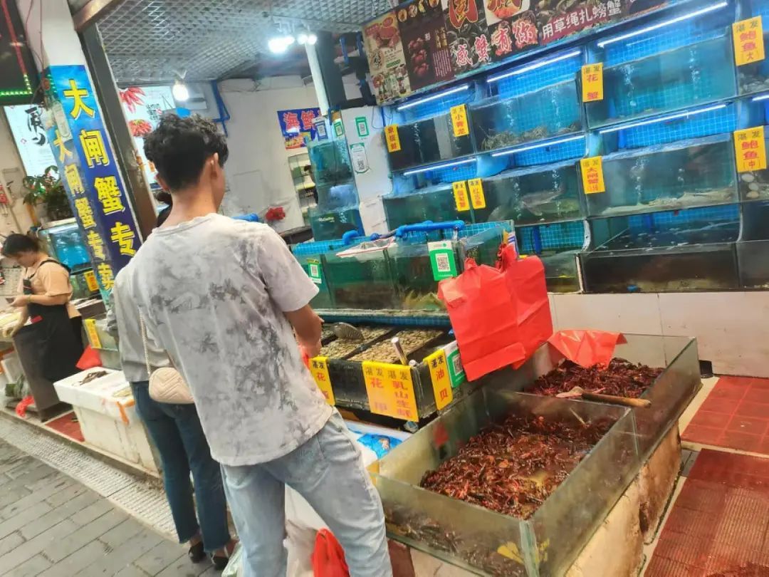 龙虾季即将结束!昆明市场价格上涨…… 龙虾季即将结束!昆明市场价格上涨……