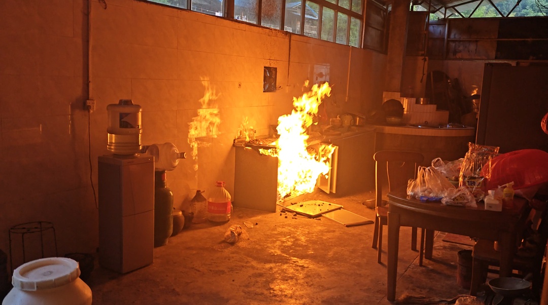 油锅起火了，怎么办？这里有“妙招”→