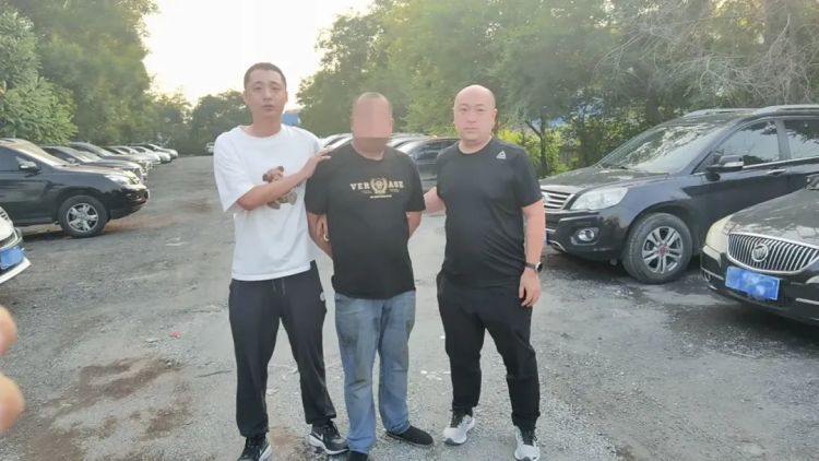 身家百万成功商人竟是劫杀出租车司机嫌犯，潜逃27年落网！