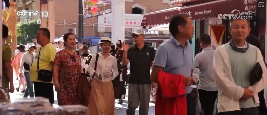 大美新疆“圈粉”海外游客 美丽开放焕发新魅力