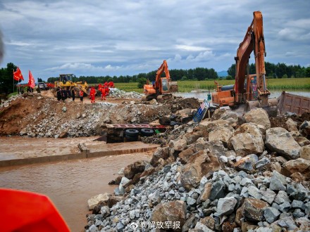 内蒙古赤峰市老哈河堤防溃口已完成合龙 内蒙古赤峰市老哈河堤防溃口已完成合龙