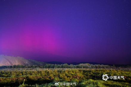 震撼！受地磁暴影响 内蒙古呼伦贝尔现粉紫色极光美景