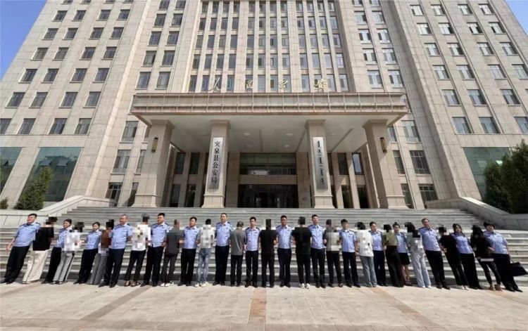 疯狂“盲盒”背后暗藏玄机？涉案40亿！内蒙古警方抓获28人