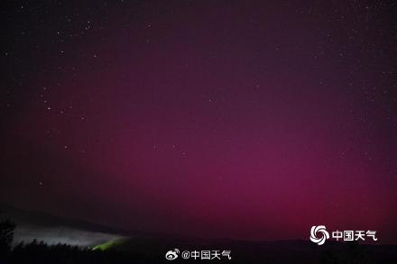 震撼！受地磁暴影响 内蒙古呼伦贝尔现粉紫色极光美景