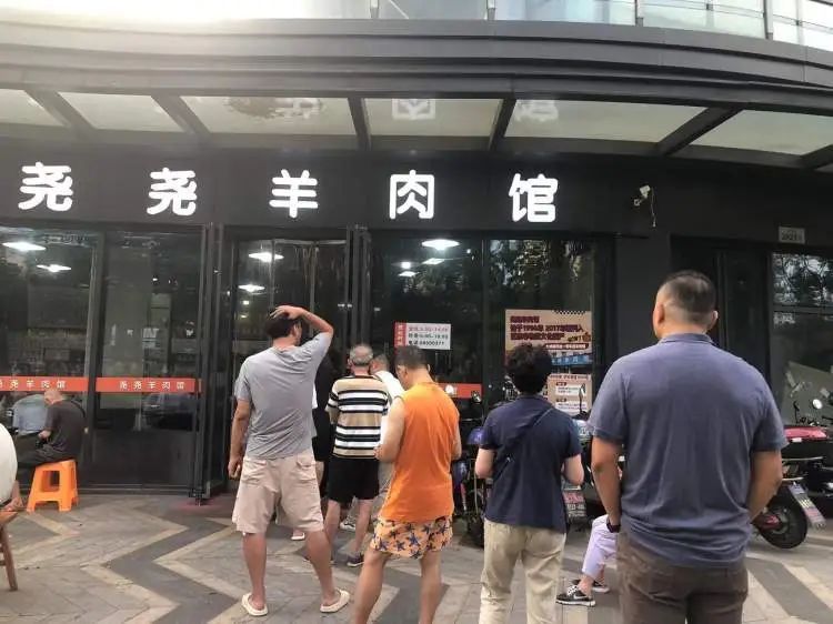 风雨无阻！有人凌晨2点来等着，就为了这一口...