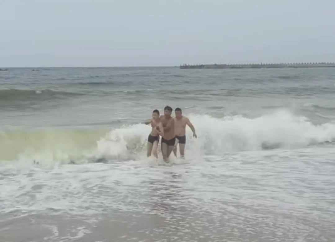 “要谢就谢任贤齐吧！”