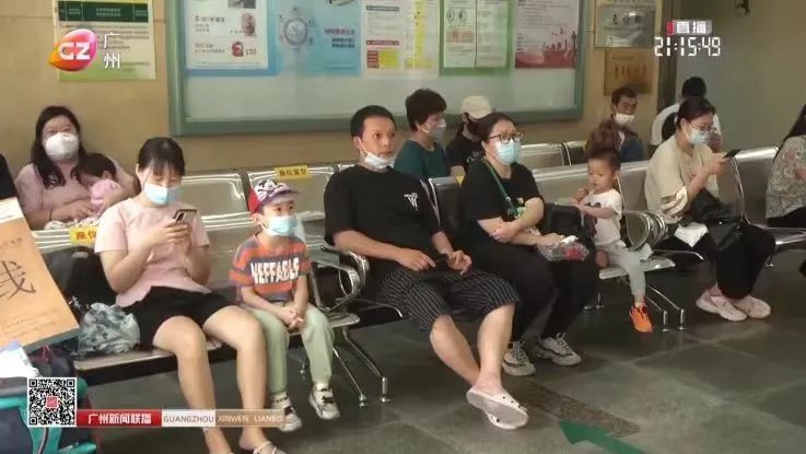 一地新冠感染增加1万余病例，年轻人症状更明显，多地疾控提醒→