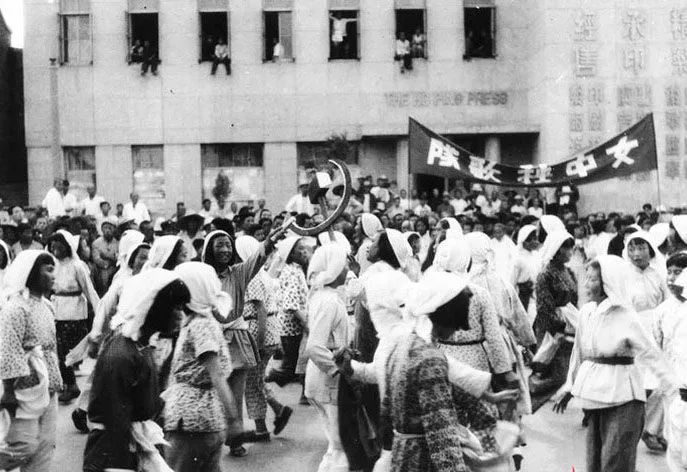 79年前的今天，日本侵略者宣布无条件投降！告诉孩子，永远铭记这一天