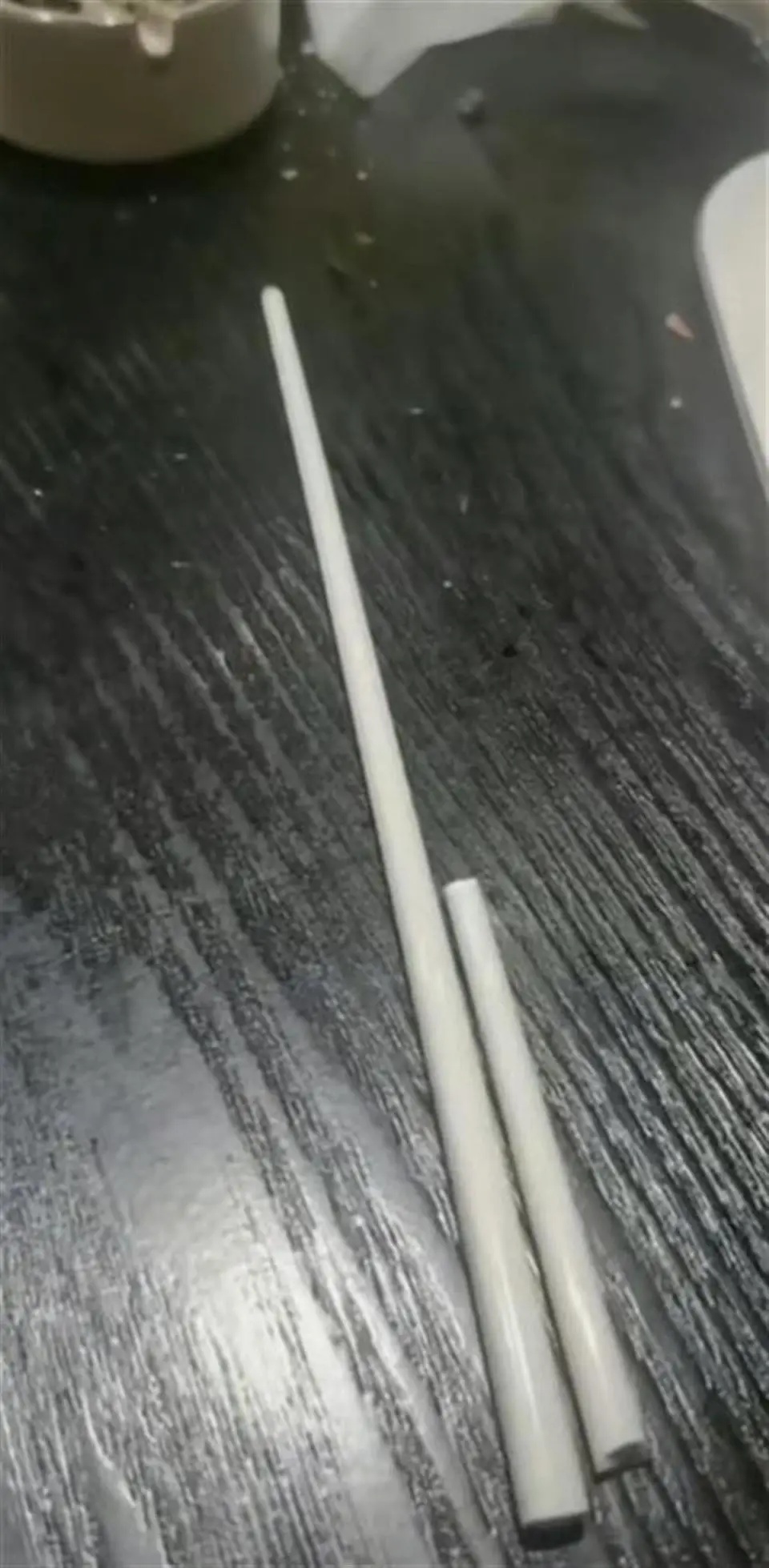 顾客餐厅消费上万，摔坏一根筷子被索赔100元？店员称是进口白瓷