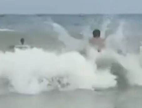 “要谢就谢任贤齐吧！”