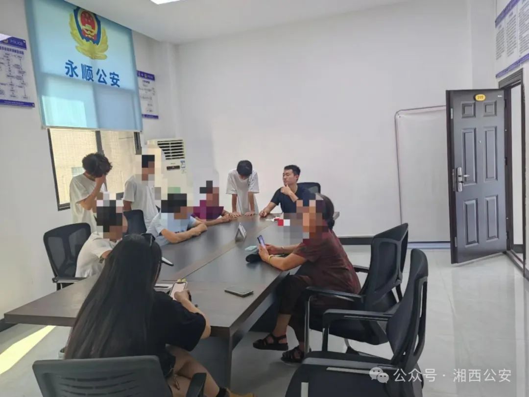 佩服啊！三名男子玩真心话大冒险，玩得民警都出动了……