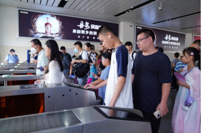 98趟次!广西铁路部门加开“赶海”动车啦! 98趟次!广西铁路部门加开“赶海”动车啦!