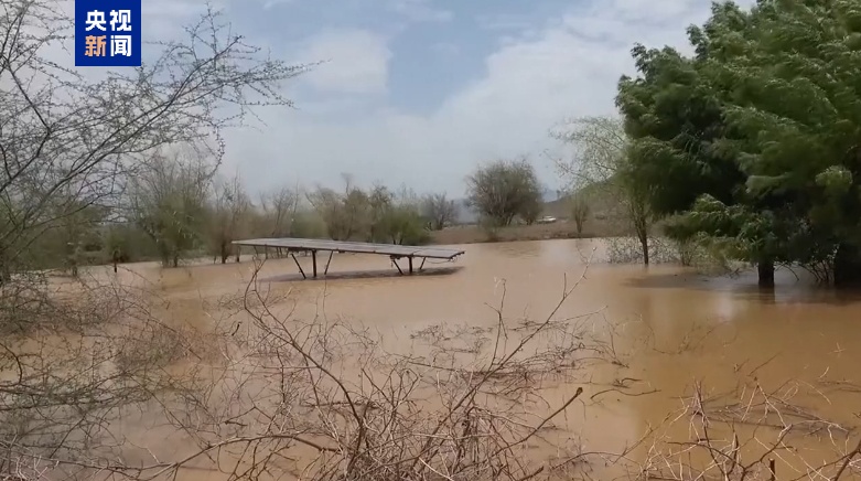 也门暴雨引发洪水逾18万人受灾 也门暴雨引发洪水逾18万人受灾