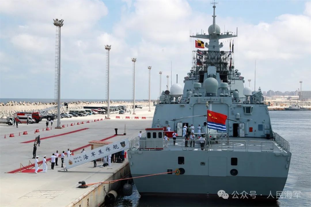 中国海军第46批护航编队焦作舰、洪湖舰访问埃及 中国海军第46批护航编队焦作舰、洪湖舰访问埃及