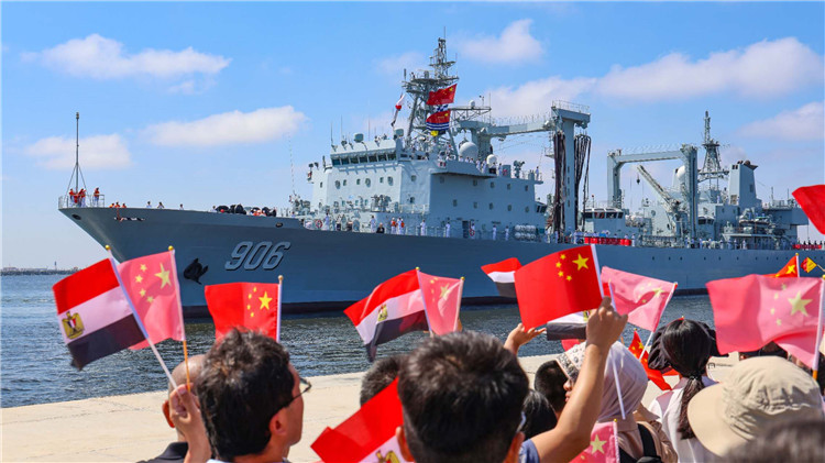 海军第46批护航编队焦作舰、洪湖舰抵达埃及亚历山大港访问