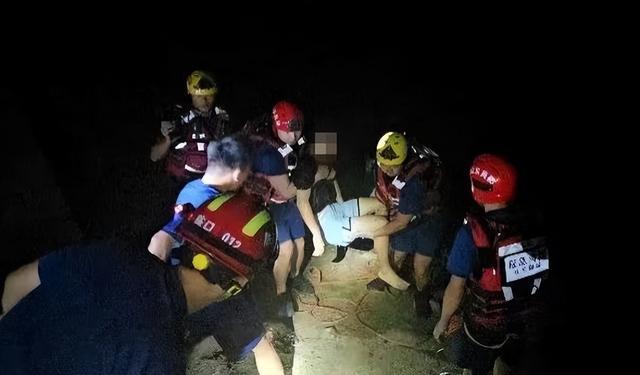 “事发凌晨，当时只有脑袋露出水面......”