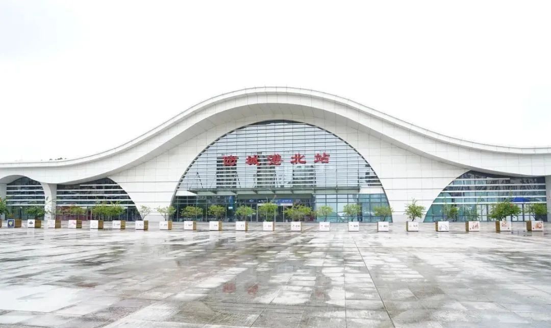 98趟次!广西铁路部门加开“赶海”动车啦! 98趟次!广西铁路部门加开“赶海”动车啦!