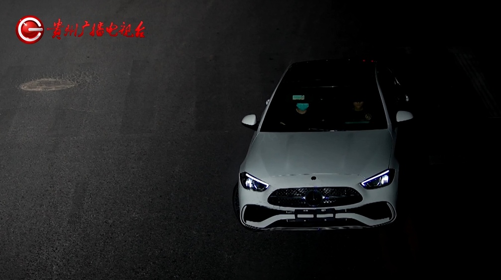 太大胆！4名男子白天“开豪车”，晚上竟然干这事