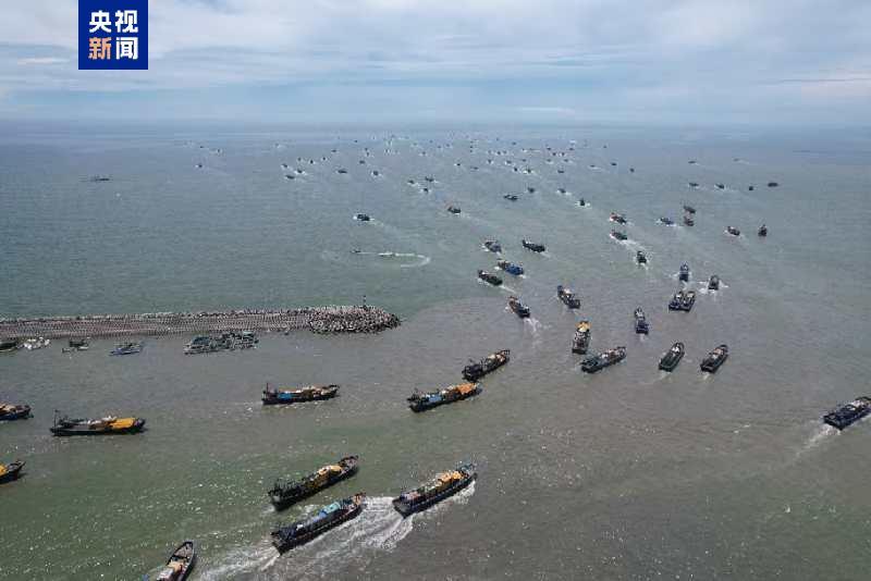 东海、南海海域今日开渔 约5.5万艘渔船出海作业