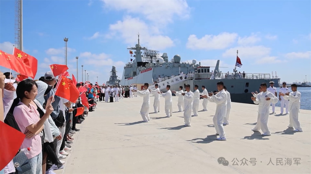 中国海军第46批护航编队焦作舰、洪湖舰访问埃及 中国海军第46批护航编队焦作舰、洪湖舰访问埃及