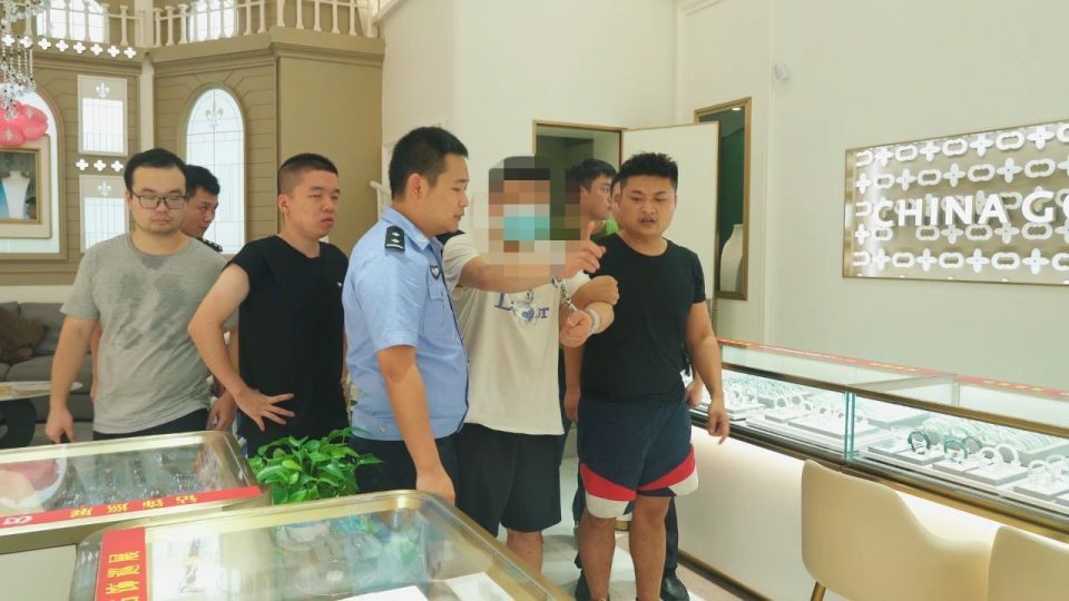 超4千克黄金饰品被盗，涉案金额逾300万！警方30小时火速侦破