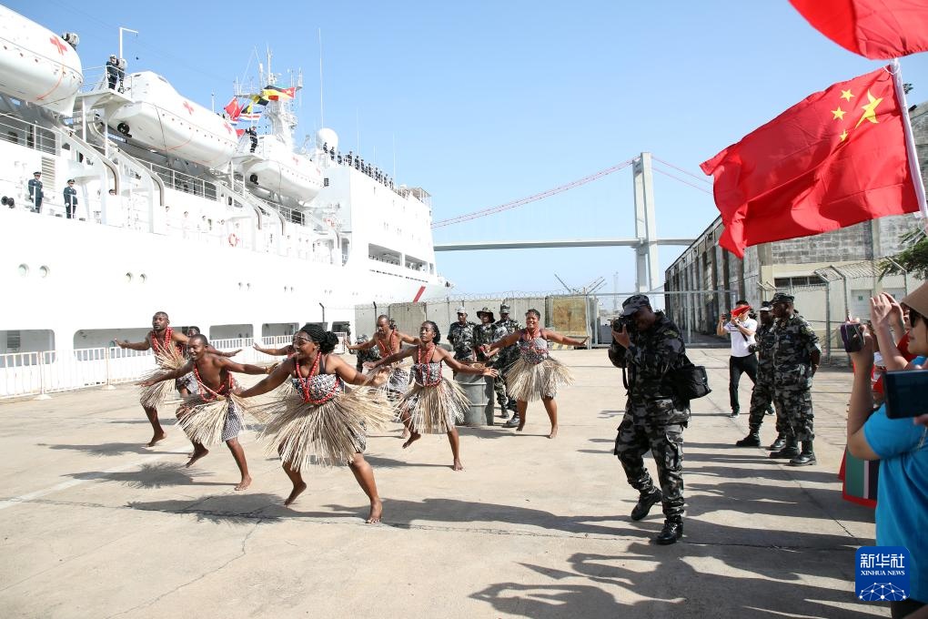 中国海军“和平方舟”号医院船结束访问莫桑比克前往南非