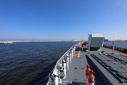 海军第46批护航编队焦作舰、洪湖舰抵达埃及亚历山大港访问